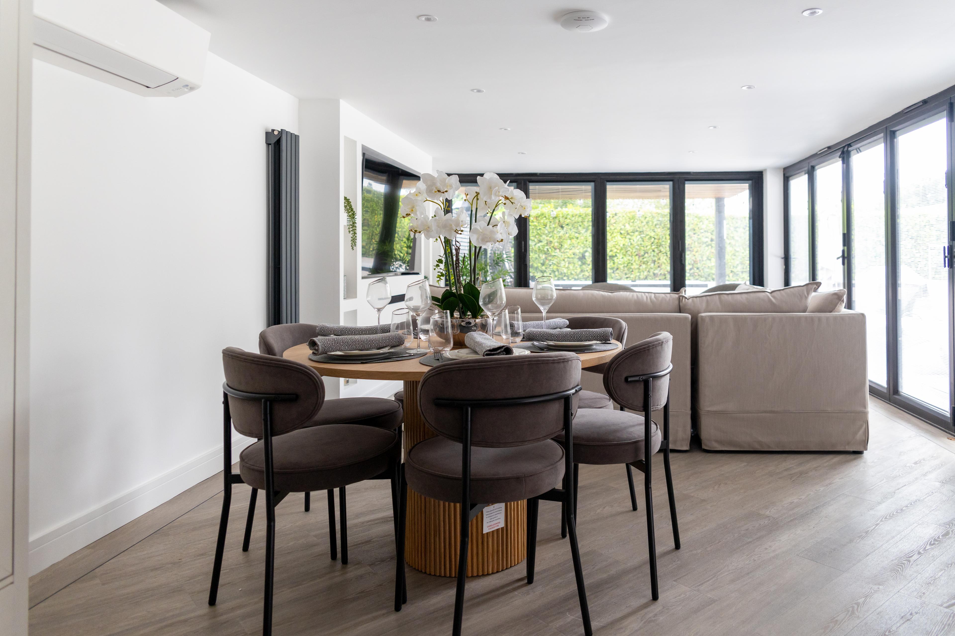 Pool Villa & Heated Swimming Pool - Image 2