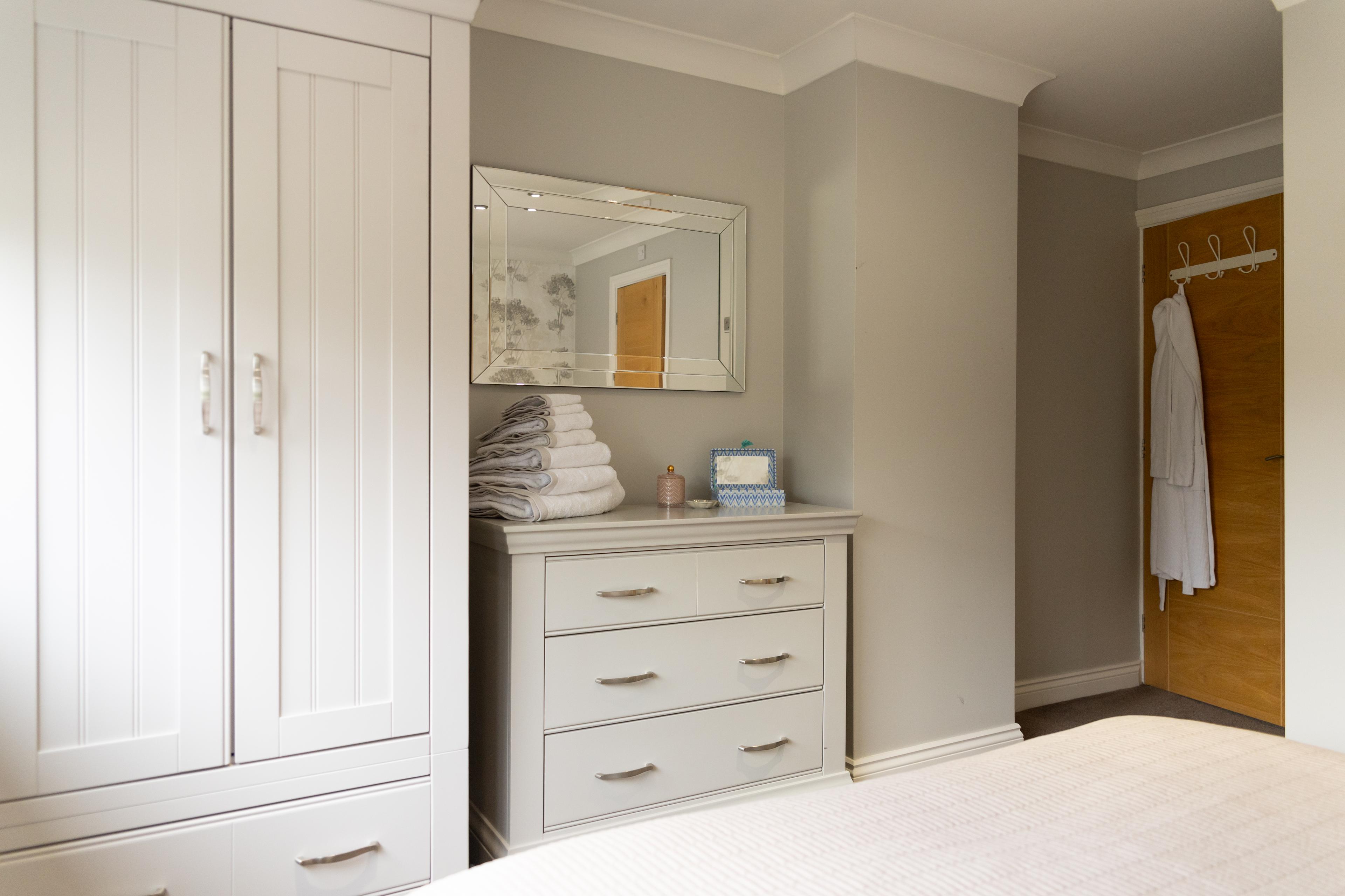 Rear kingsize bedroom with garden views